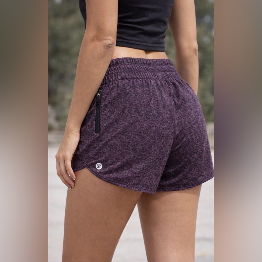 Lululemon Tracker Hottie Shorts 3” Purple Black Lined Run Womens 6 Gym Athletic